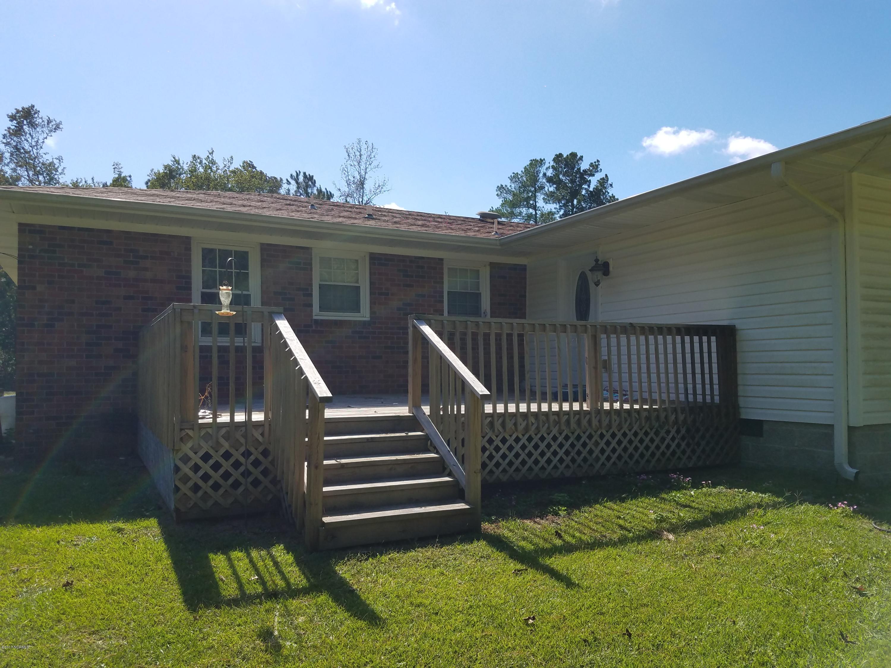 1688 Horseshoe Road Bladenboro, NC 28320 - Photo 3 of 16 20170926_150144