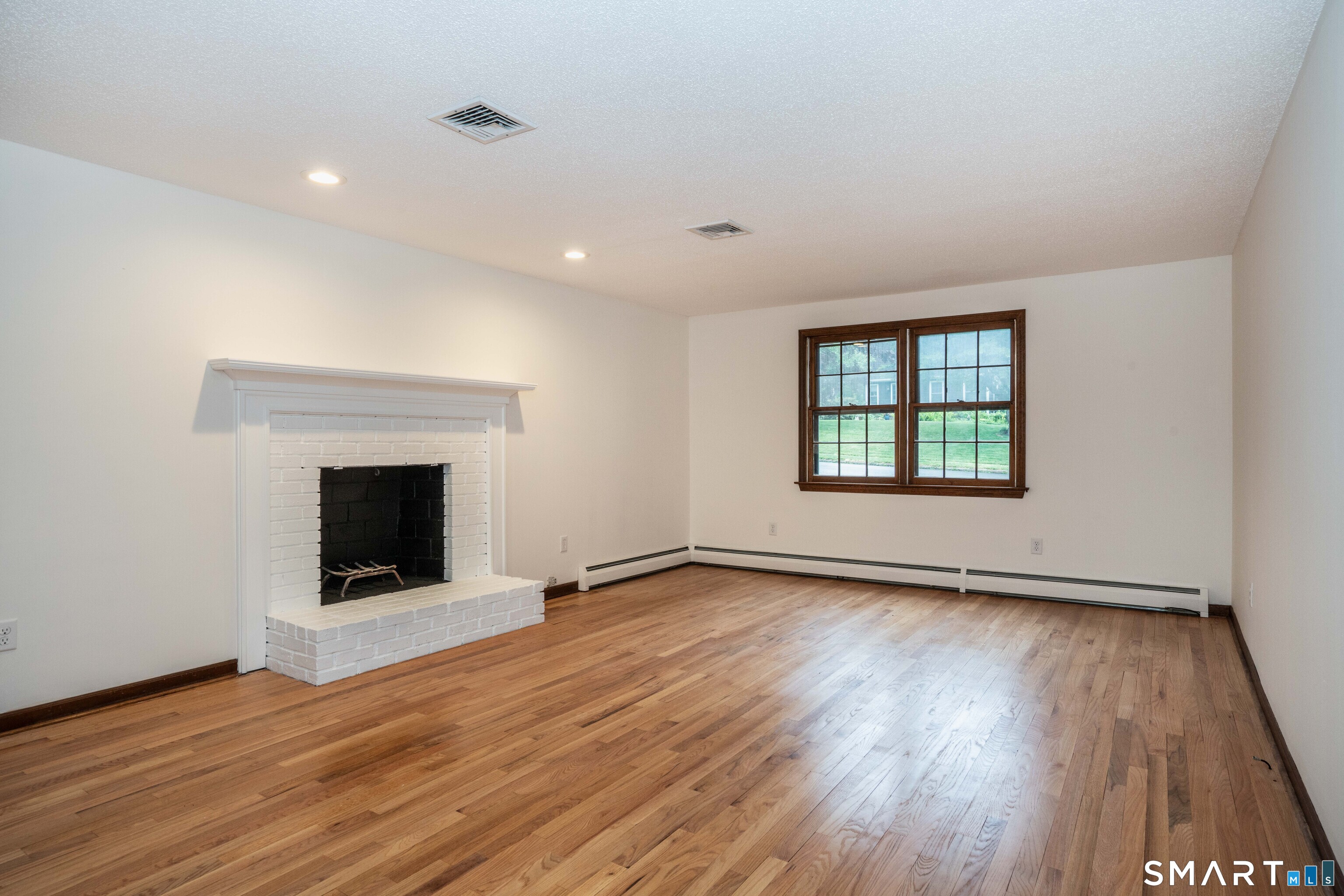 182 Valley View Road Manchester, CT 06040 - Photo 17 of 40