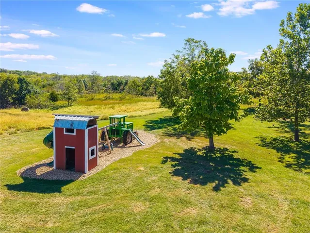 $450,000 | 23860 Liv 377, Hale, MO 64643