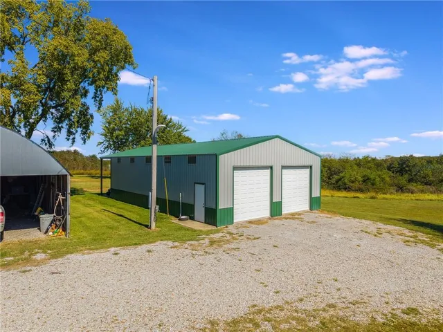$450,000 | 23860 Liv 377, Hale, MO 64643