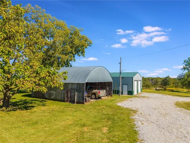 $450,000 | 23860 Liv 377, Hale, MO 64643