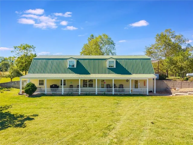 $450,000 | 23860 Liv 377, Hale, MO 64643