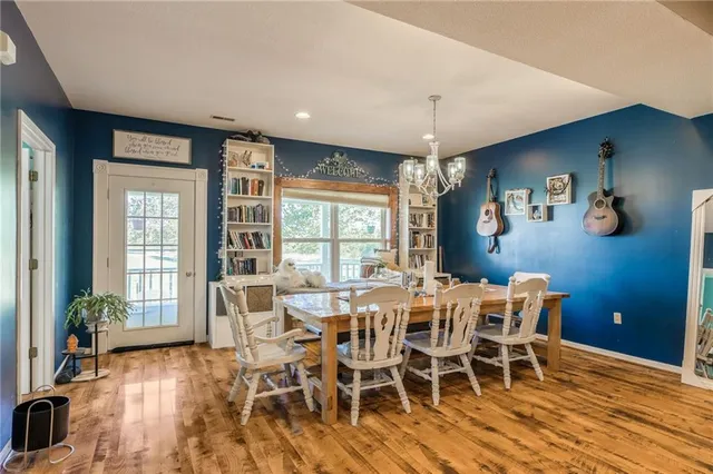 $450,000 | 23860 Liv 377, Hale, MO 64643