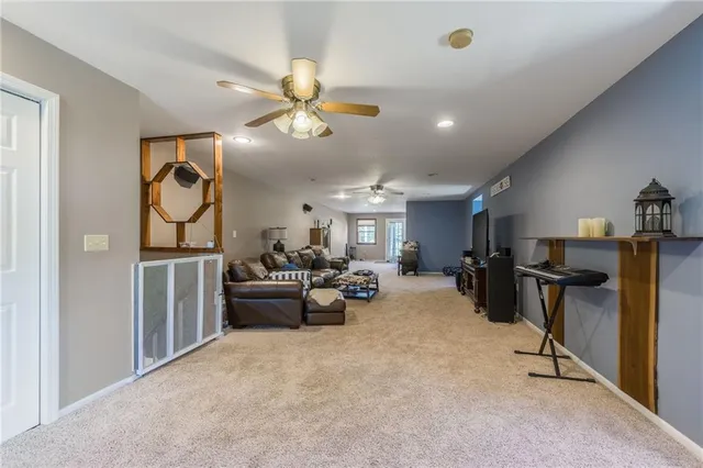 $450,000 | 23860 Liv 377, Hale, MO 64643