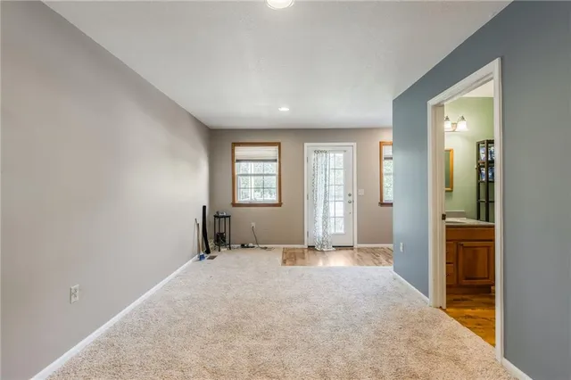 $450,000 | 23860 Liv 377, Hale, MO 64643