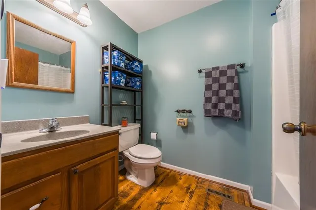 $450,000 | 23860 Liv 377, Hale, MO 64643