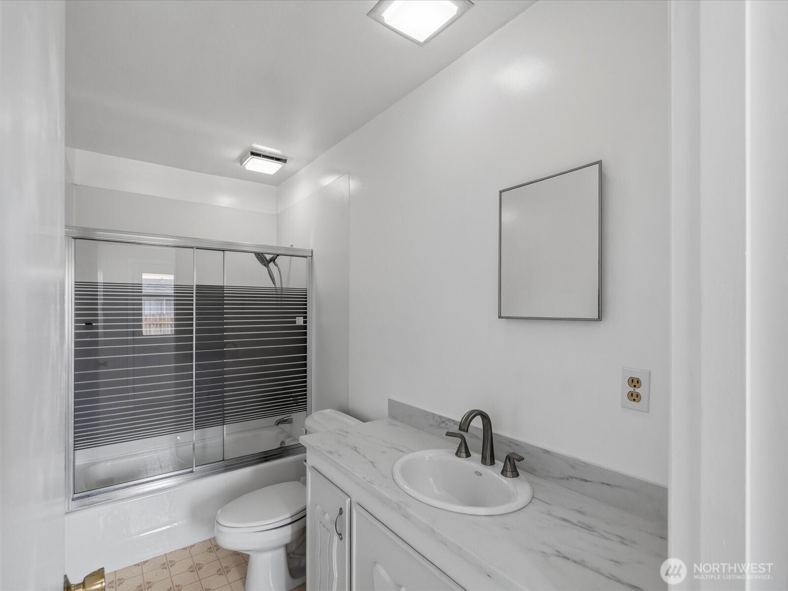 216 Caspers Street Edmonds, WA 98020 - Photo 17 of 34