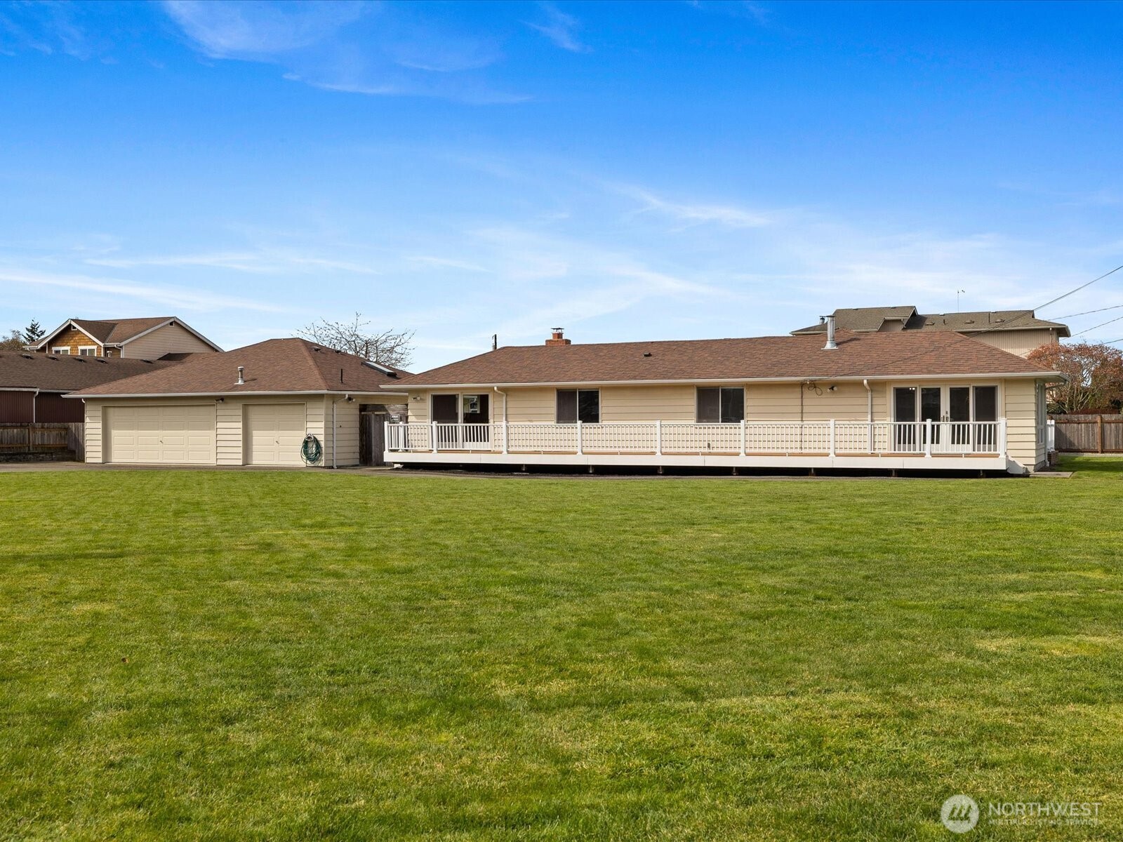 216 Caspers Street Edmonds, WA 98020 - Photo 4 of 34
