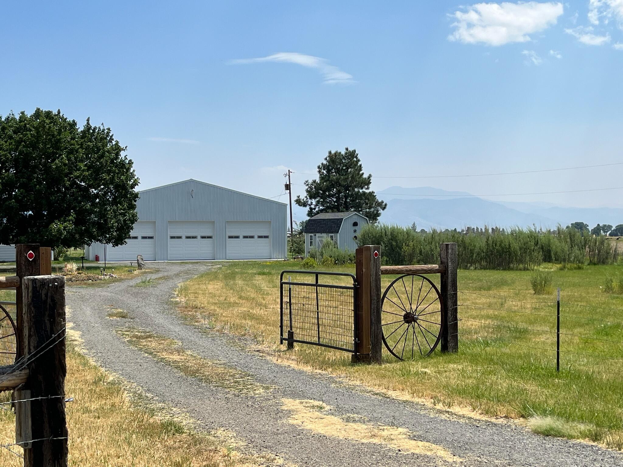 19431 New Idaho Road Lakeview, OR 97630 - Photo 5 of 26 IMG_3912