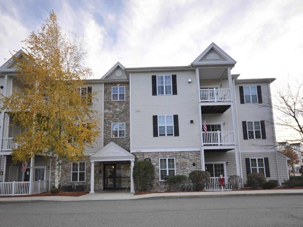 19 Hampshire Road, Unit 206 Methuen, MA 01844 - Photo 1 of 22 Gallery Image 1