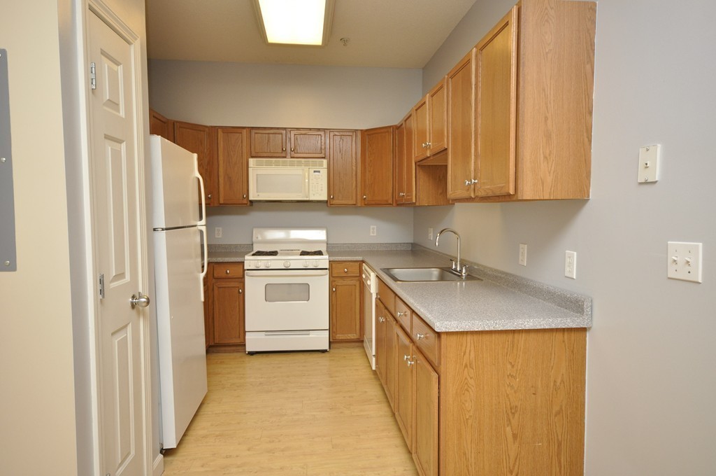 19 Hampshire Road, Unit 206 Methuen, MA 01844 - Photo 6 of 22 Gallery Image 6
