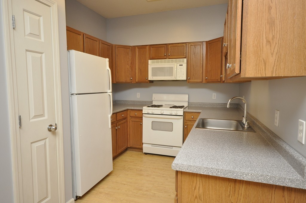19 Hampshire Road, Unit 206 Methuen, MA 01844 - Photo 7 of 22 Gallery Image 7