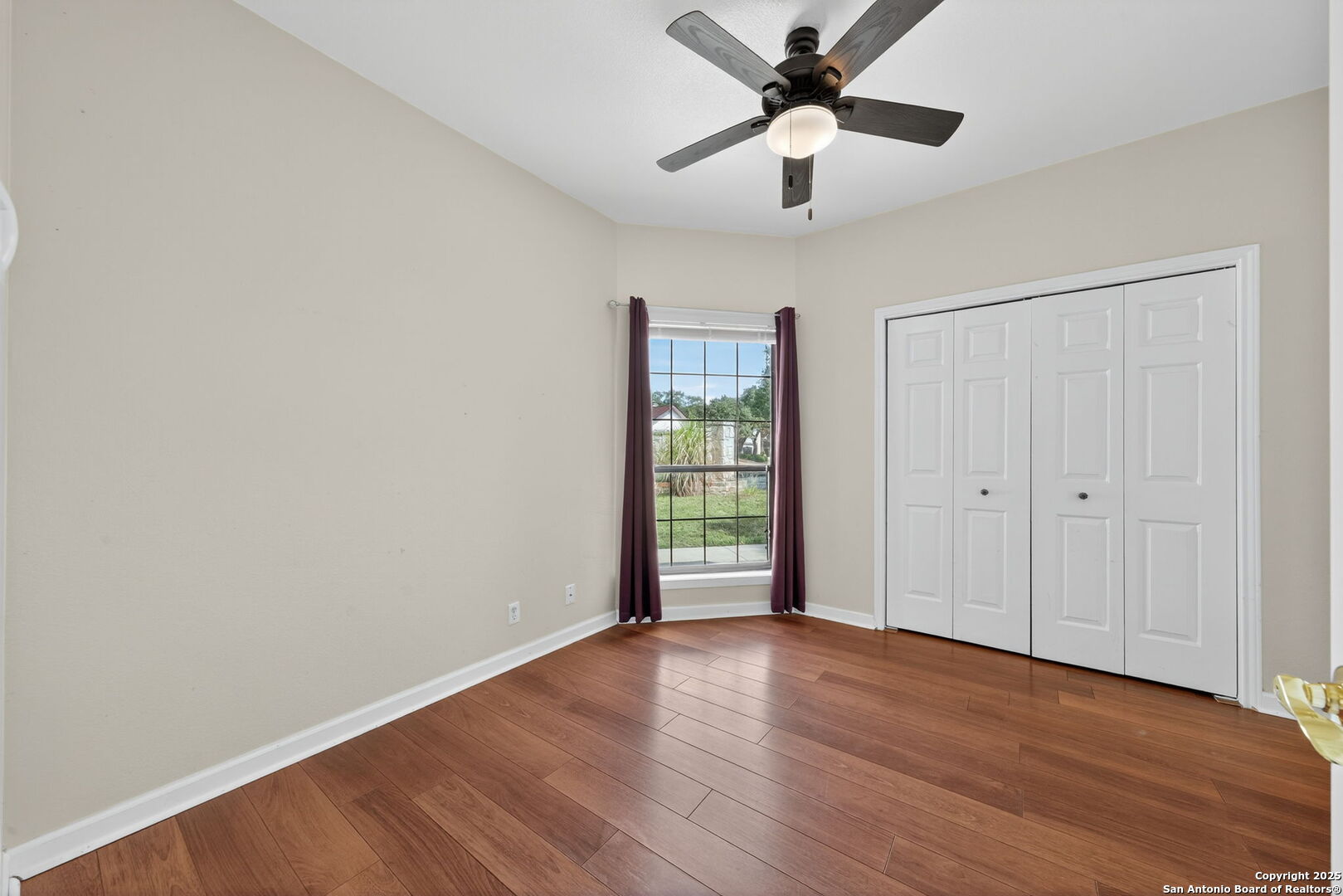 14043 Oakhill Way San Antonio, TX 78231 - Photo 14 of 27