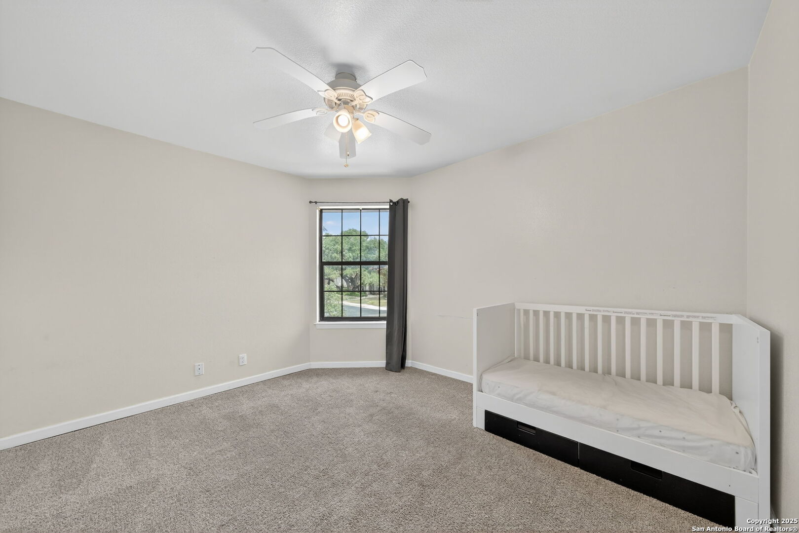 14043 Oakhill Way San Antonio, TX 78231 - Photo 15 of 27