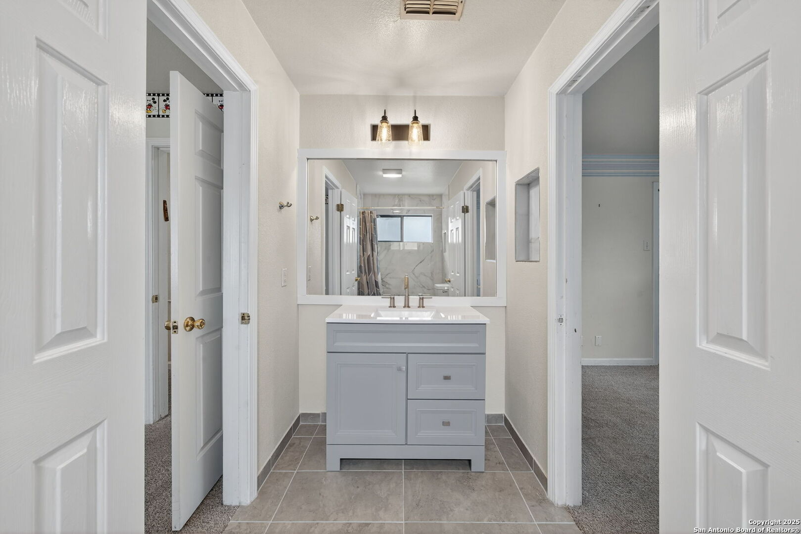 14043 Oakhill Way San Antonio, TX 78231 - Photo 17 of 27