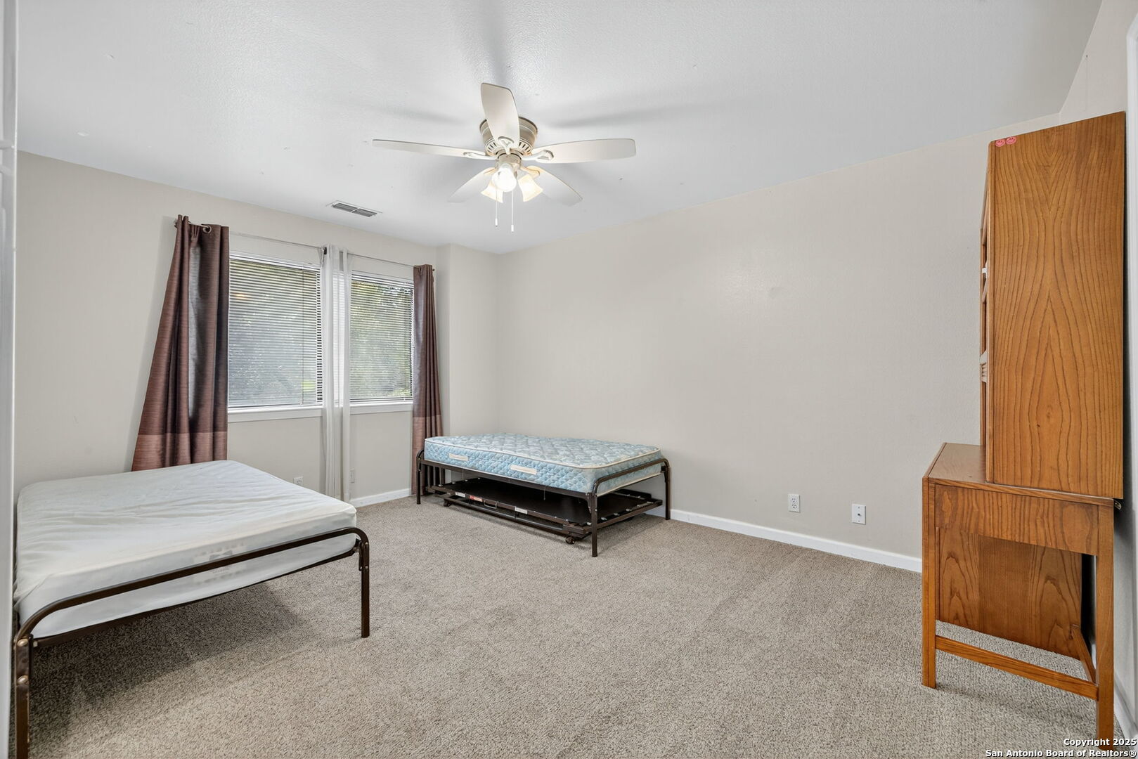 14043 Oakhill Way San Antonio, TX 78231 - Photo 21 of 27