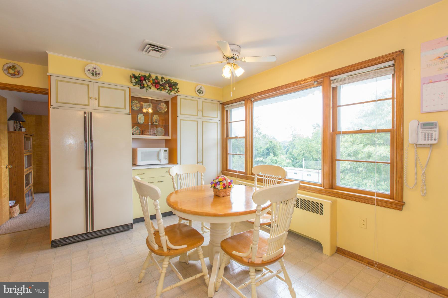 8107 Windsor Mill Road Baltimore, MD 21244 - Photo 11 of 28 Kitchen