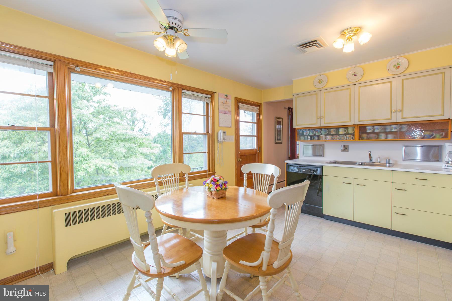 8107 Windsor Mill Road Baltimore, MD 21244 - Photo 12 of 28 Kitchen
