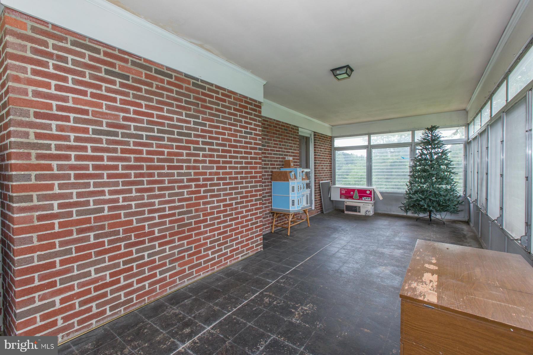 8107 Windsor Mill Road Baltimore, MD 21244 - Photo 25 of 28 Interior (General)
