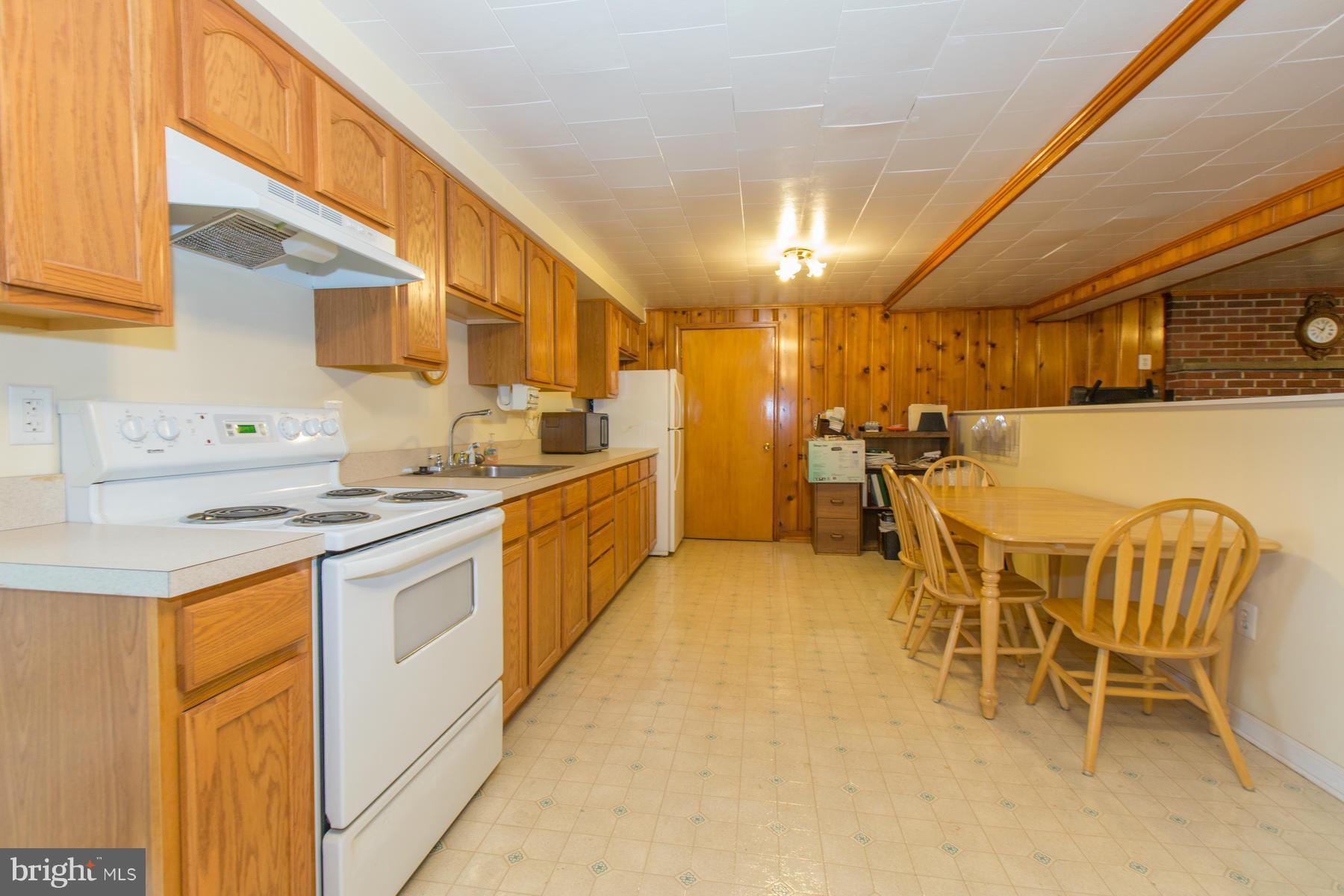 8107 Windsor Mill Road Baltimore, MD 21244 - Photo 9 of 28 Kitchen