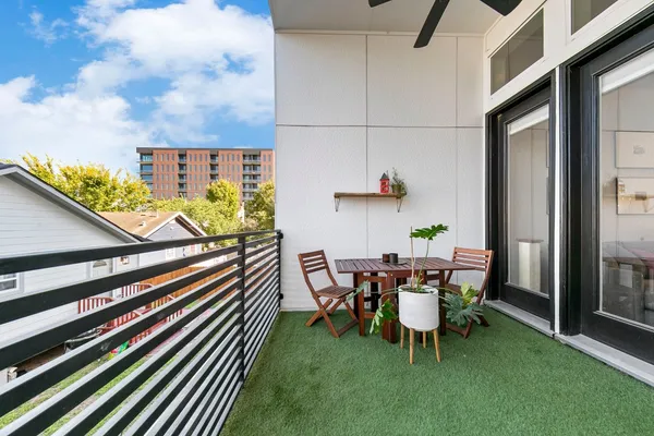 $2,750 | 2412 Canal Street, Unit J, Houston, TX 77003