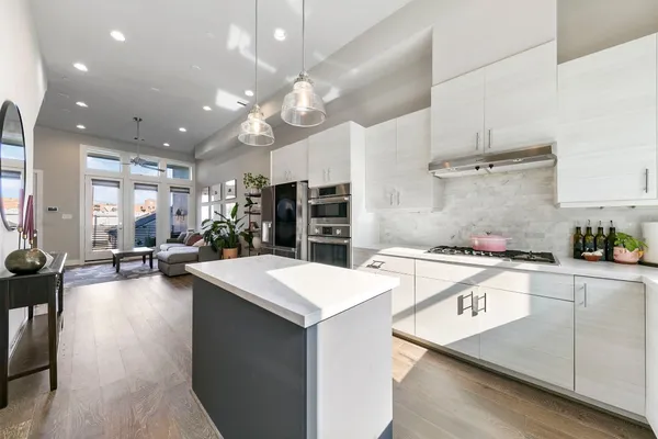 $2,750 | 2412 Canal Street, Unit J, Houston, TX 77003