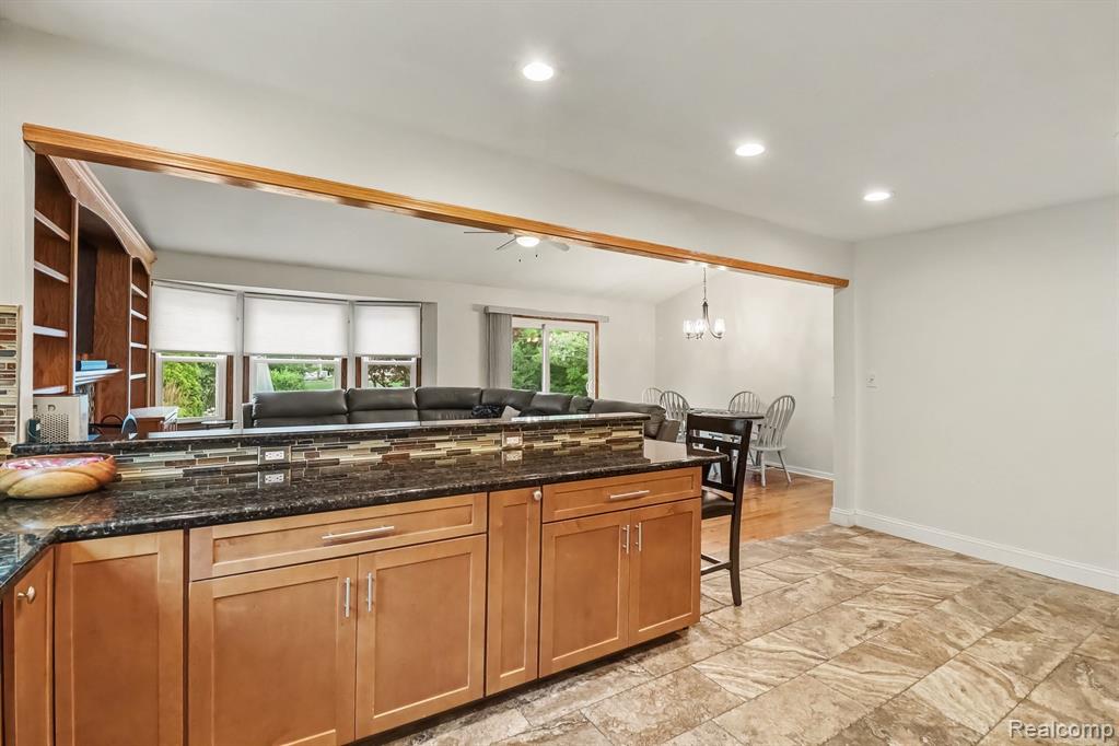 24404 Jamestowne Road Novi, MI 48375 - Photo 12 of 26 Gallery Image 12