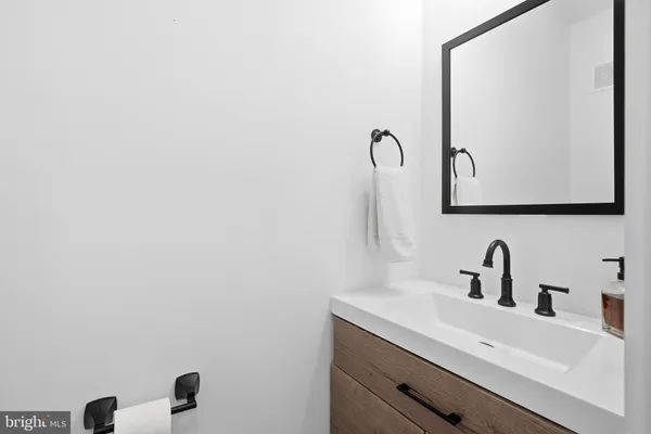 $4,200 | 2211 Franklin Street Northeast, Washington, DC 20018