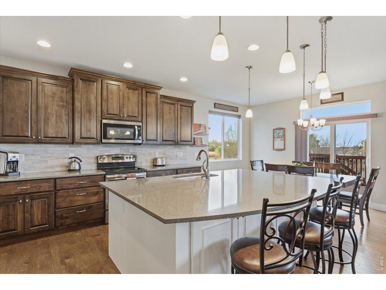 1148 Wagon Bend Road Berthoud, CO 80513 - Photo 18 of 50 Eat in kitchen and dining area