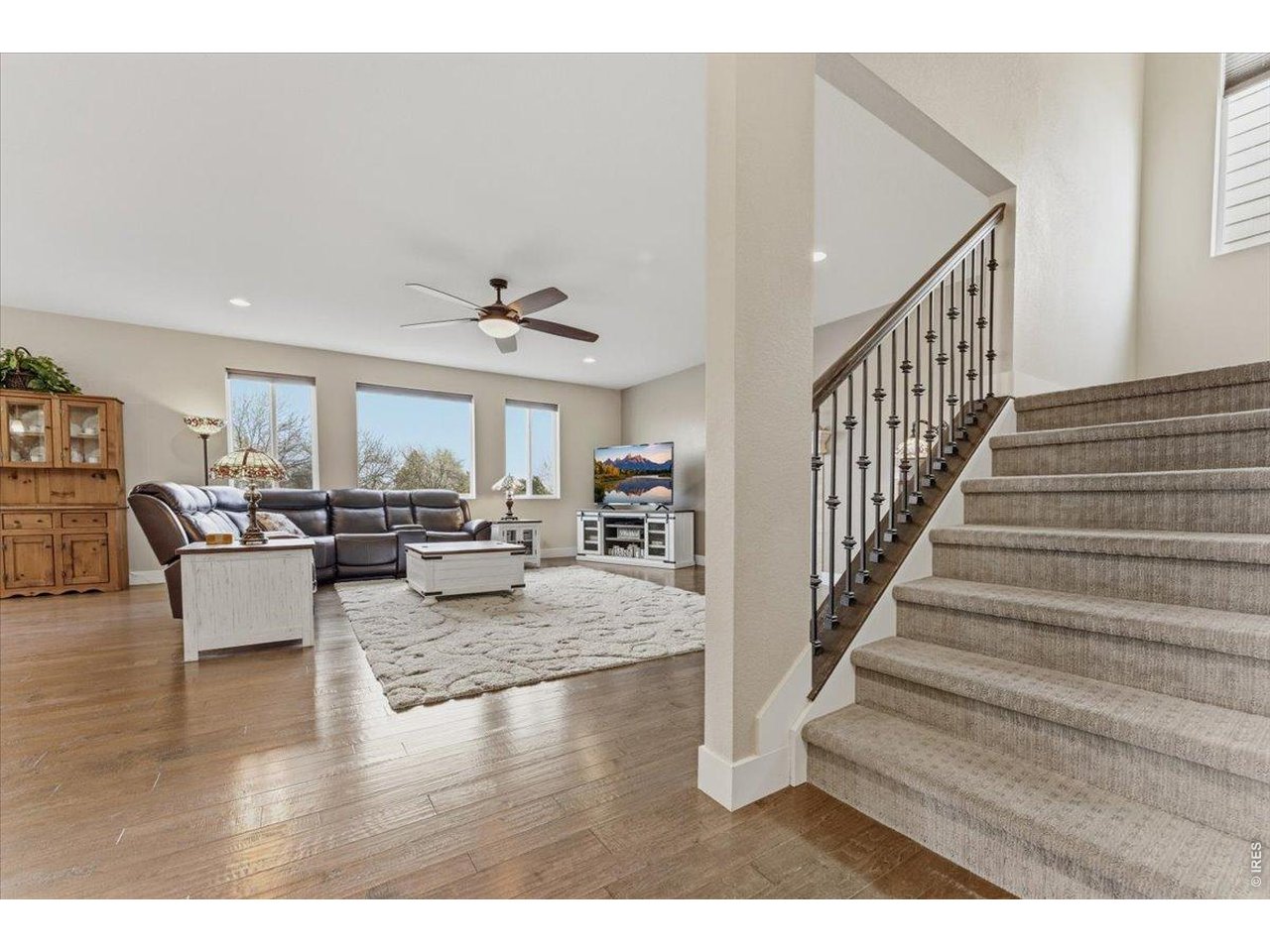 1148 Wagon Bend Road Berthoud, CO 80513 - Photo 10 of 50 Great room from main entrance hallway
