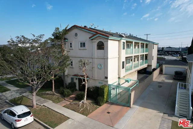 $2,895,000 | 8812 Reading Avenue, Los Angeles, CA 90045