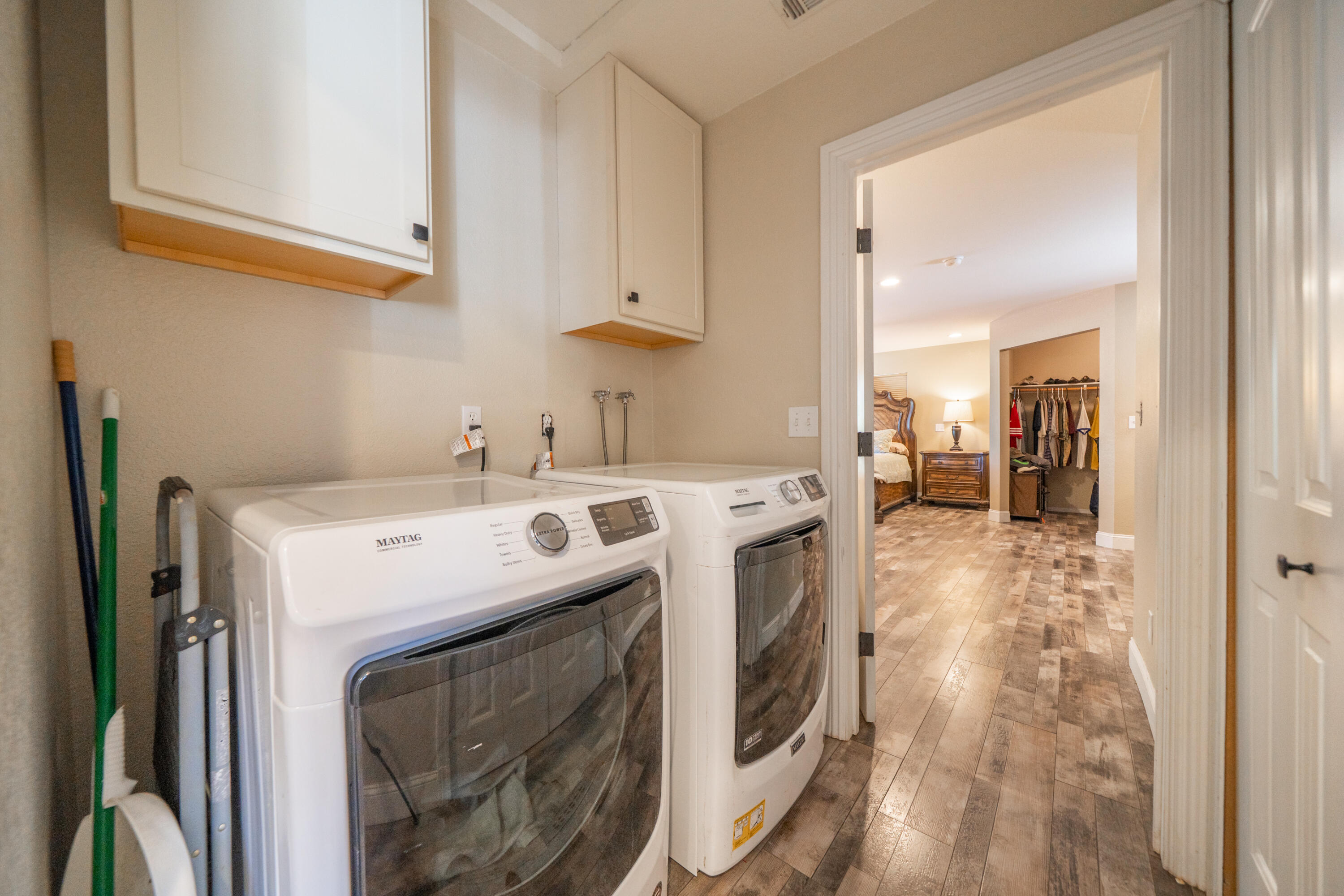 7273 Amigo Way Redding, CA 96002 - Photo 28 of 59 a utility room with dryer and washer