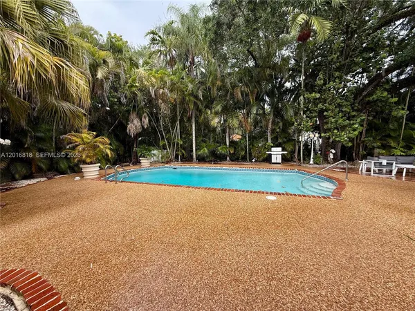 $11,900 | 721 Saldano Avenue, Coral Gables, FL 33143