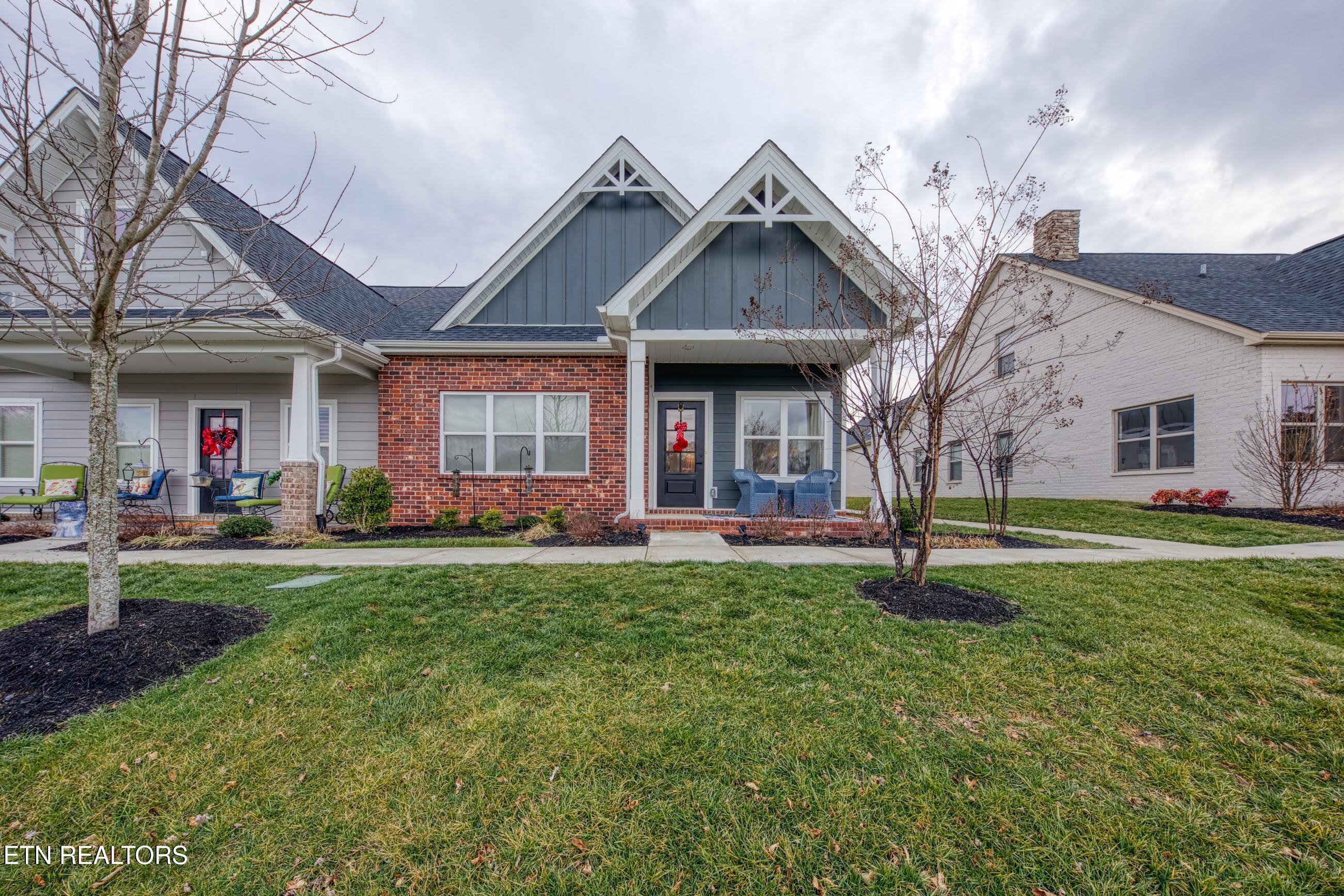 166 Goldheart Road Farragut, TN 37934 - Photo 3 of 44 166 Goldheart Rd Front 6