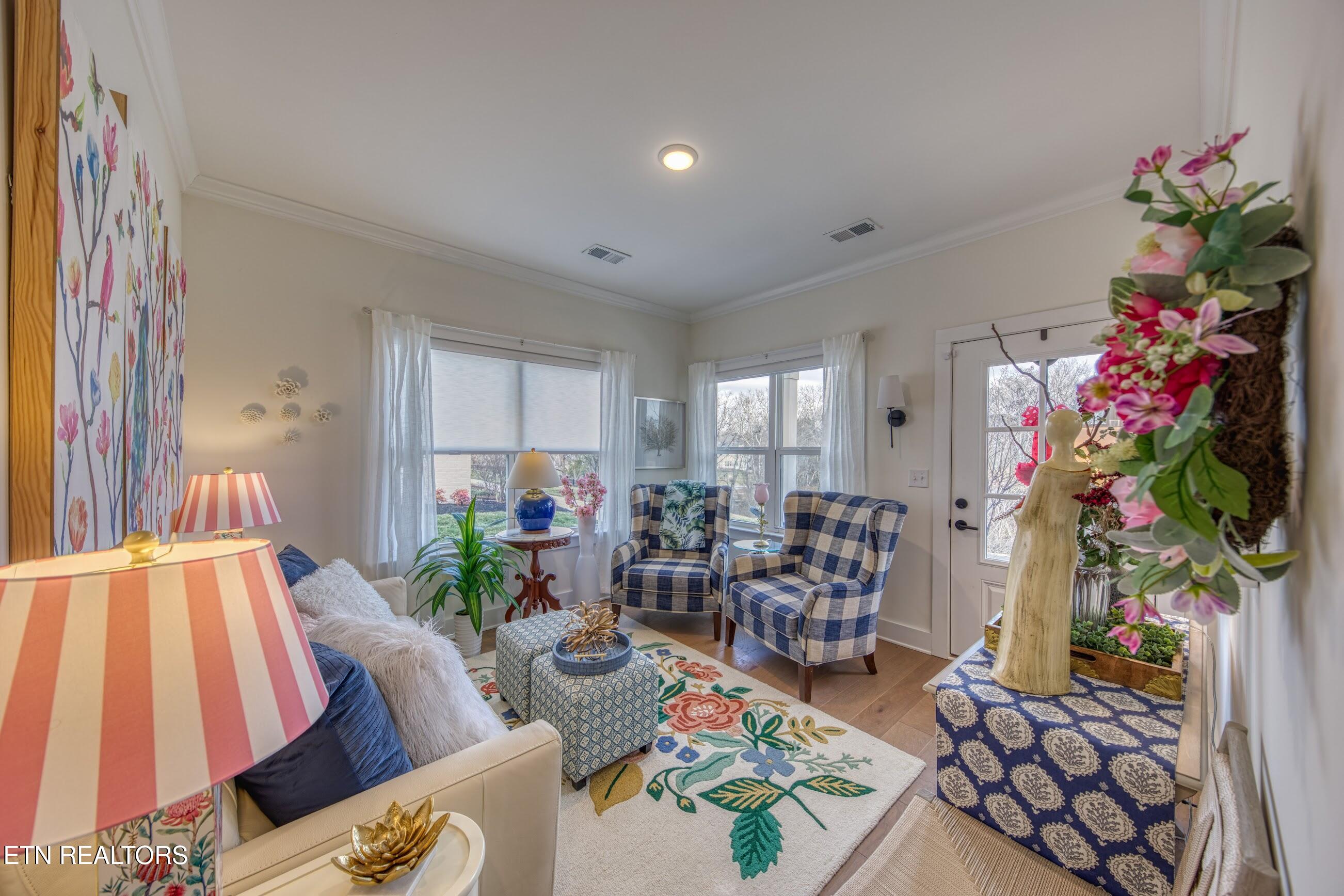 166 Goldheart Road Farragut, TN 37934 - Photo 36 of 44 166 Goldheart Rd Livingroom or office