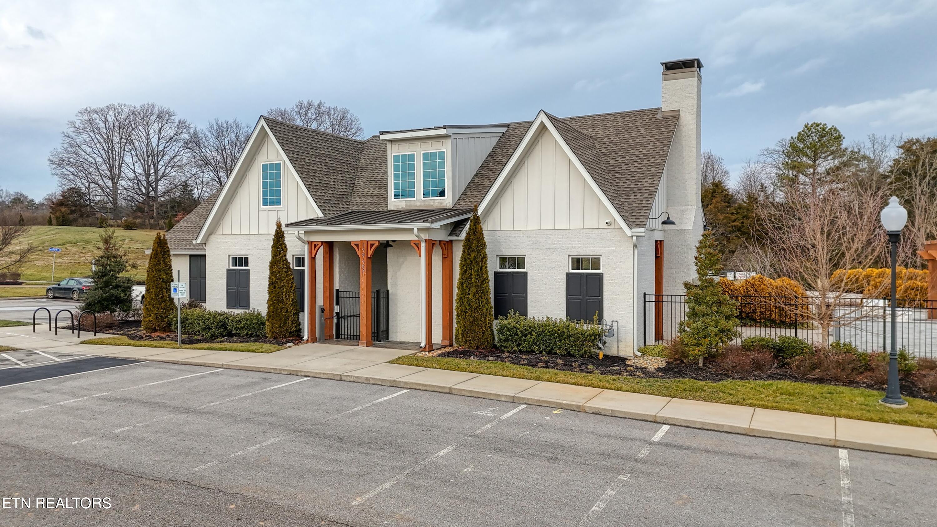 166 Goldheart Road Farragut, TN 37934 - Photo 39 of 44 166 Goldheart Rd front of clubhouse