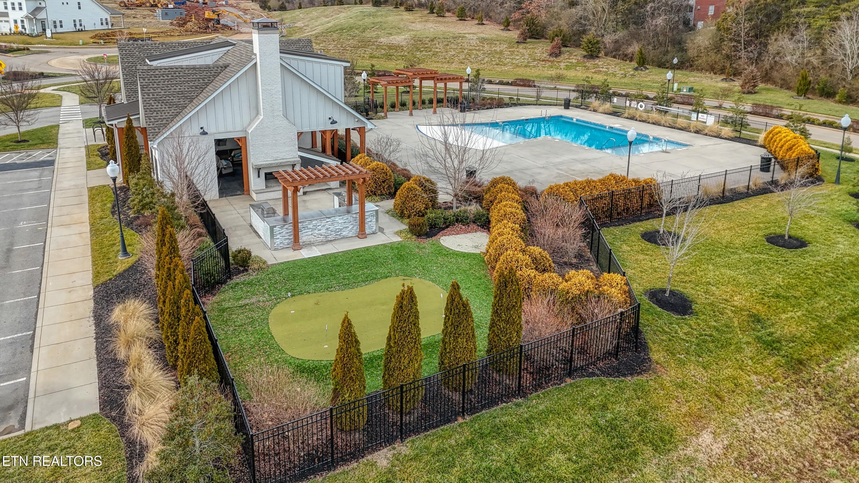 166 Goldheart Road Farragut, TN 37934 - Photo 41 of 44 166 Goldheart Rd Putting green