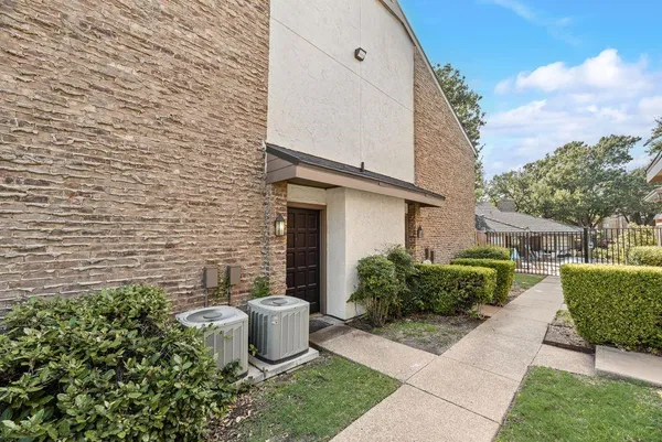 $224,000 | 333 Melrose Drive, Unit 3B, Richardson, TX 75080