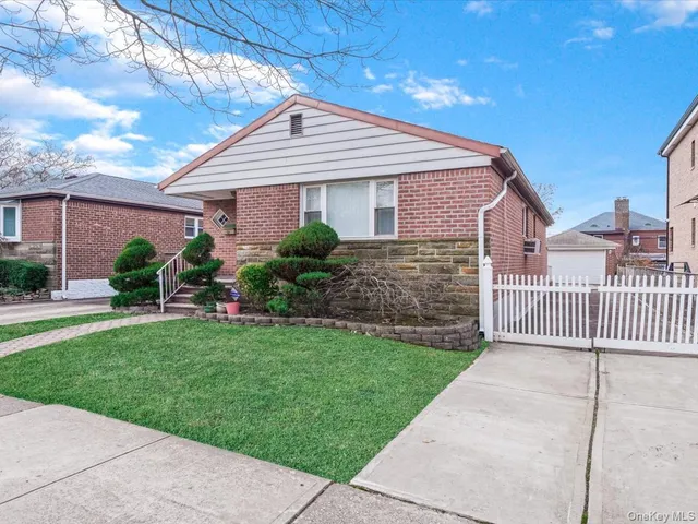 $3,900 | 58-52 208th Street | Bayside