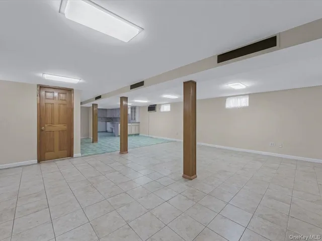 $3,900 | 58-52 208th Street | Bayside