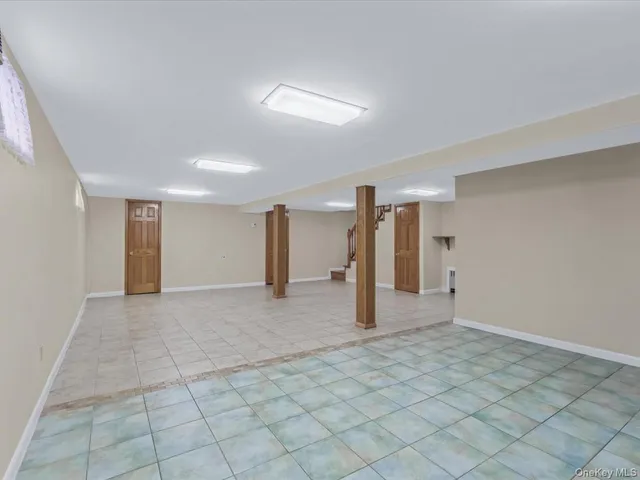 $3,900 | 58-52 208th Street | Bayside