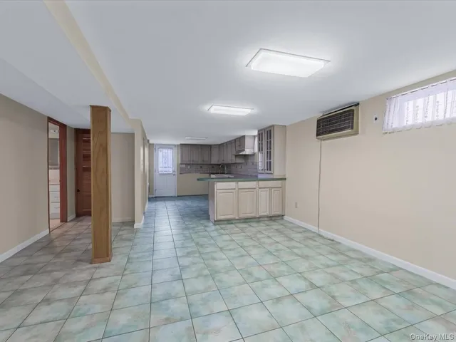 $3,900 | 58-52 208th Street | Bayside