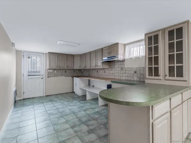 $3,900 | 58-52 208th Street | Bayside