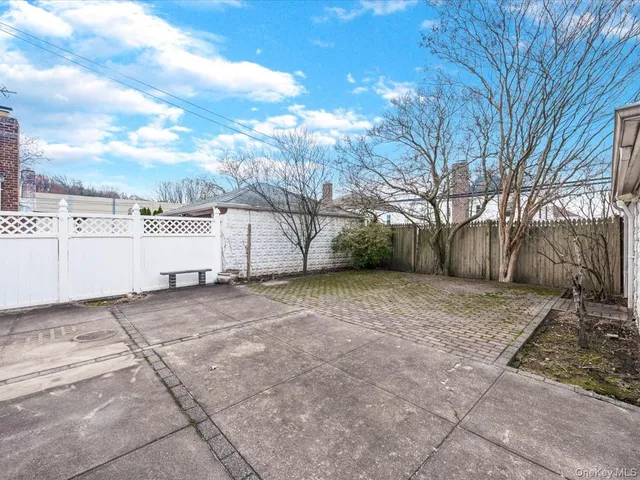 $3,900 | 58-52 208th Street | Bayside