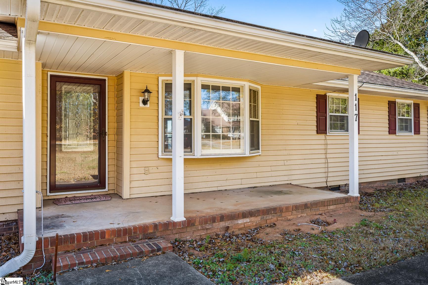117 Boxwood Lane Anderson, SC 29621 - Photo 4 of 33 Gallery Image 4