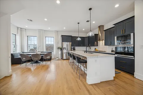 $550,000 | 1614 Sampson Street, Houston, TX 77003