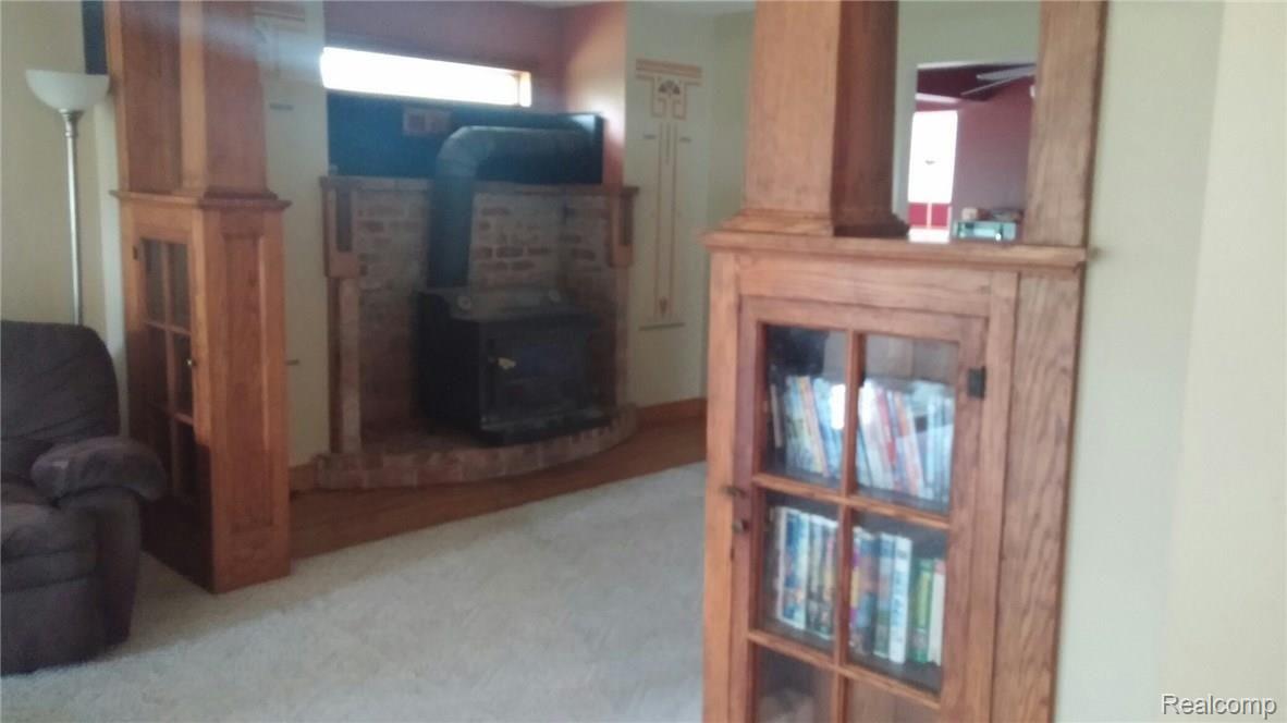 3444 Ray Road Holly, MI 48442 - Photo 47 of 62 built in bookcase.jpg