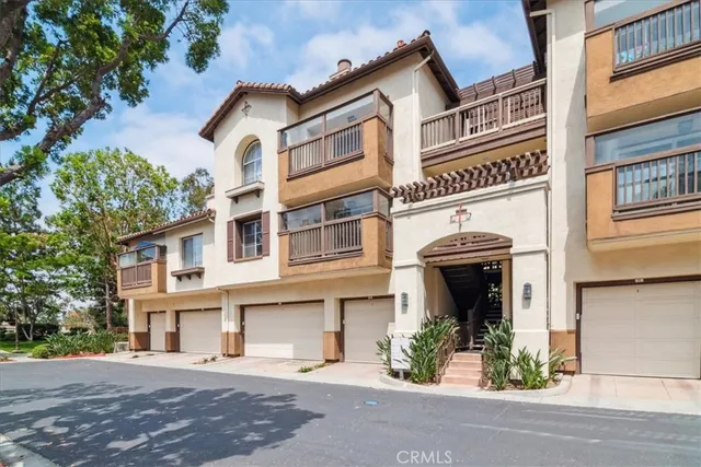 $615,000 | 2960 Champion Way, Unit 1006, Tustin, CA 92782
