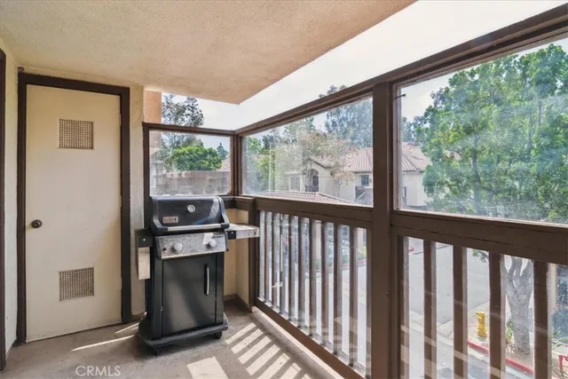 $615,000 | 2960 Champion Way, Unit 1006, Tustin, CA 92782