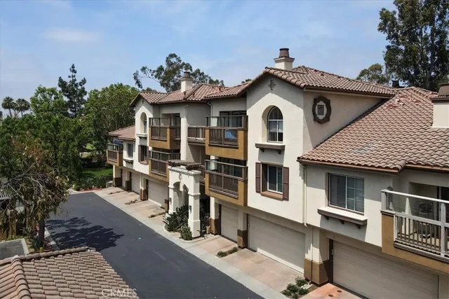 $615,000 | 2960 Champion Way, Unit 1006, Tustin, CA 92782